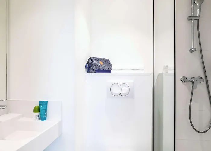 Hotel Ibis Budget Paris Porte De 2*